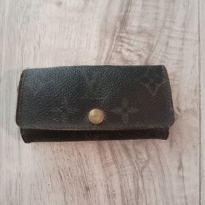 Authentic Louis Vuitton Monogram Multicles 4 Key Hooks Case Brown Small